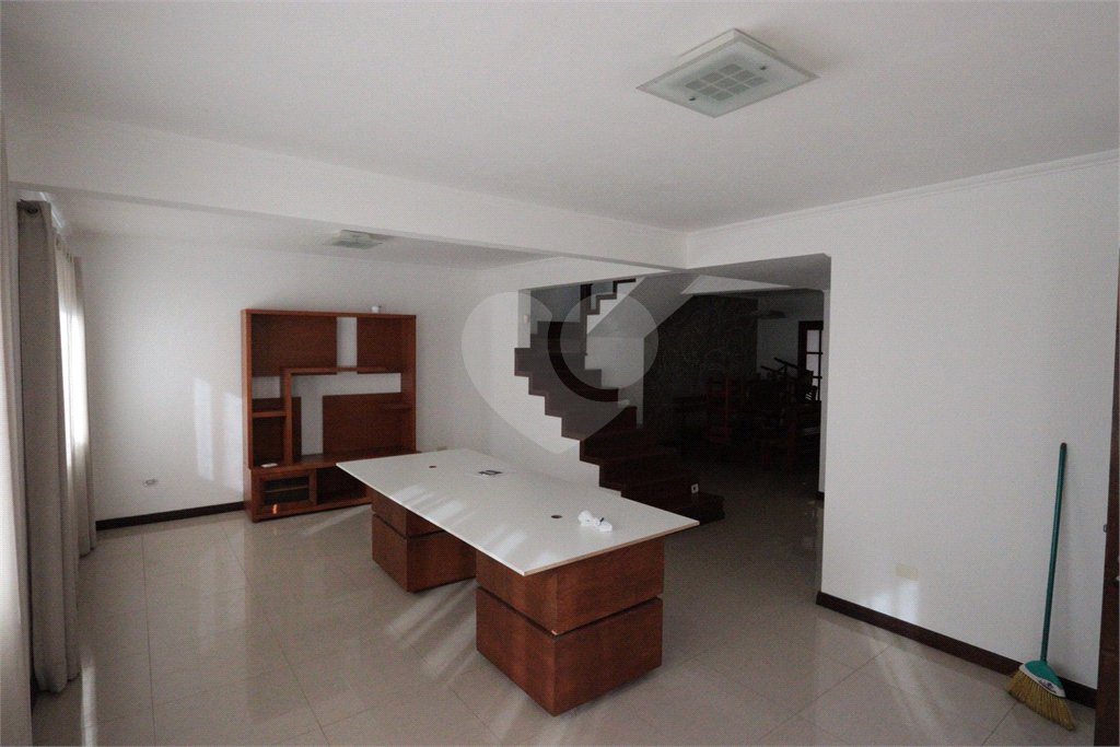 Casa à venda com 4 quartos, sendo 1 suíte, em Jardim Villaça, São Roque, SP