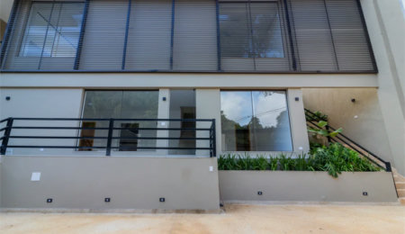 Casa à venda com 4 quartos, sendo 1 suíte,  em Jardim Guedala, São Paulo, SP