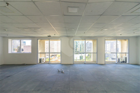 Sala comercial em localização estratégica
