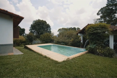 Excelente oportunidade de venda em condomínio fechado.