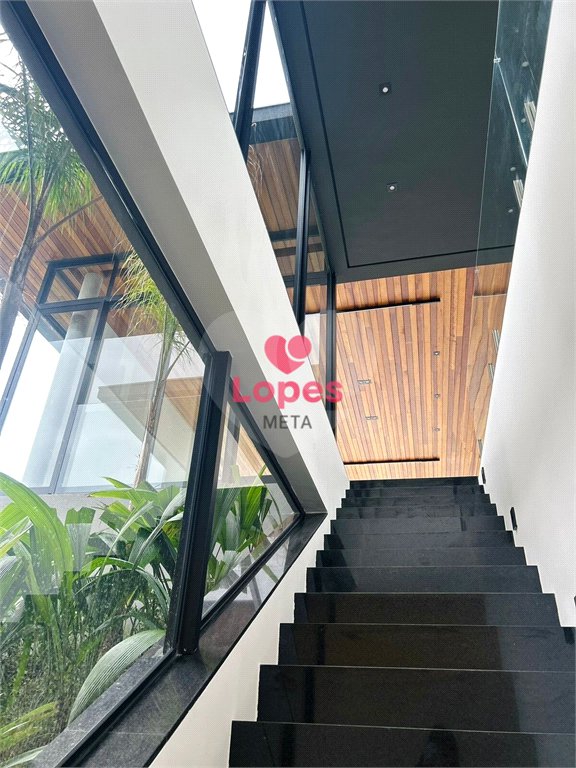 CASA LINDA NO CONDOMINIO RESERVA DO PARATEHY COM 4 DORMITORIOS, 4 SUÍTES, PISCINA, ELEVADOR, SJC