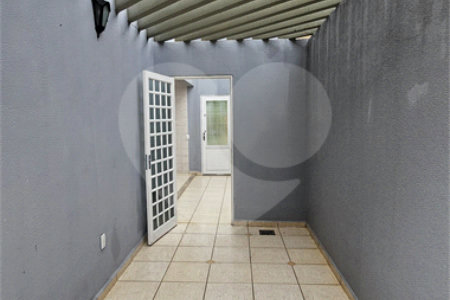 Casa Locação e Venda Condomínio Portal de Itaici 04 Dormitórios 02 suítes