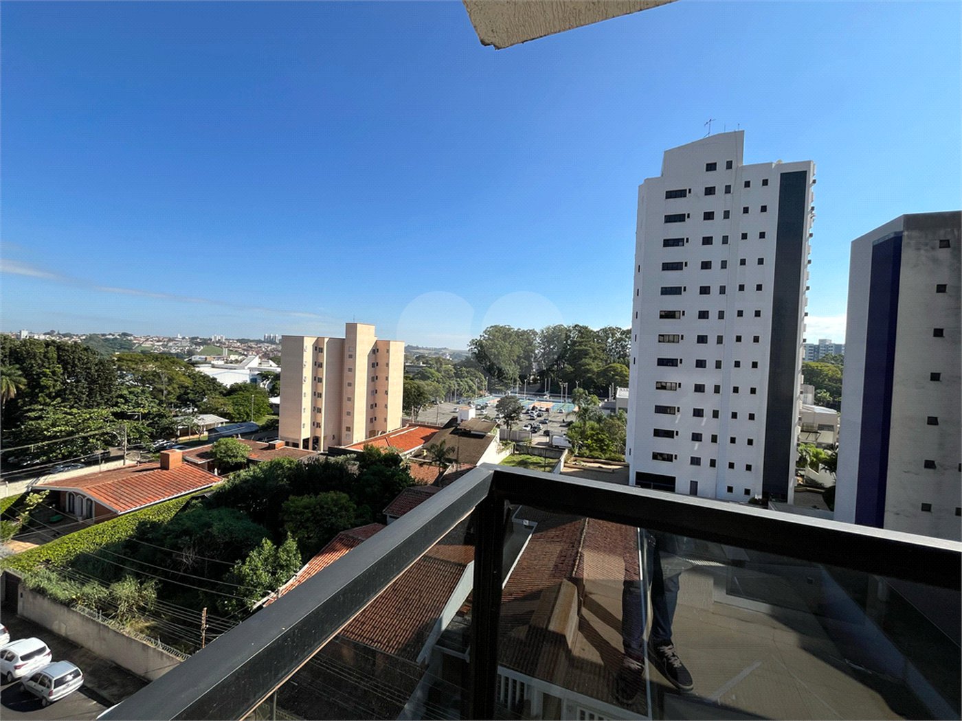 Apartamento mobiliado com 2 dormitórios sendo 1 suíte