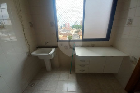 Apartamento para venda ou locação no Ed. Alexandre Previero
