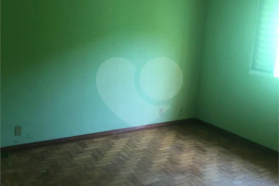 Ótima casa térrea a venda, 2 quartos e 2 vagas de garagem Jd Maristela