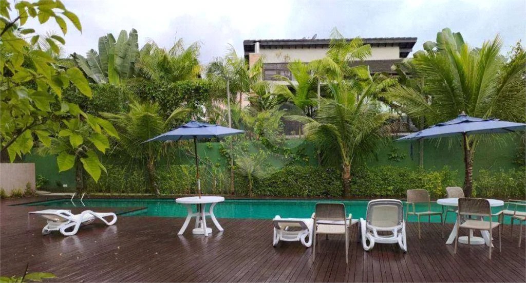 Maravilhosa Casa em Condomínio com 4 Suítes na Praia de Juquehy!!!