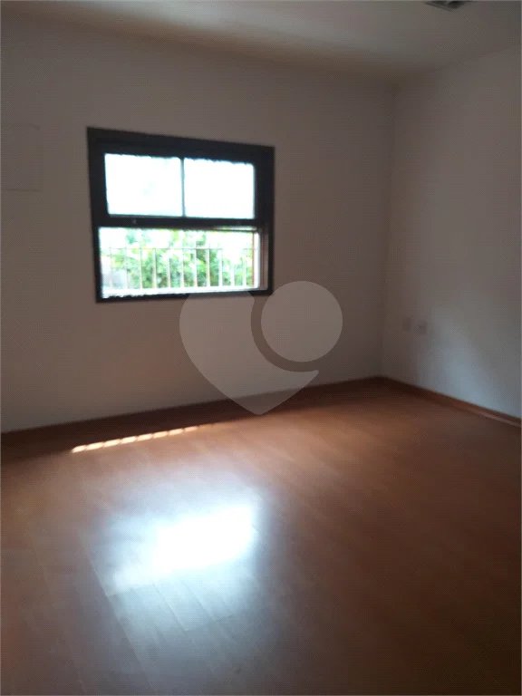 Casa à venda com 4 quartos, sendo 1 suíte,  no Centro, Vinhedo, SP