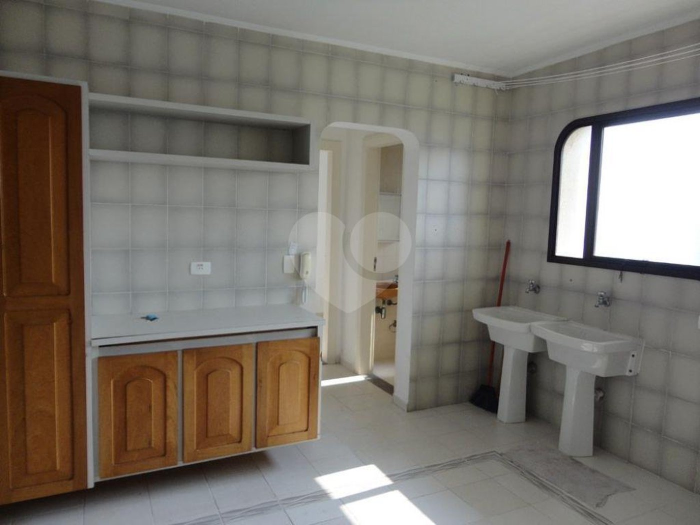 APARTAMENTO PARA VENDA OU LOCAÇÃO COM 6 DORMITÓRIOS ALTO PADRÃO