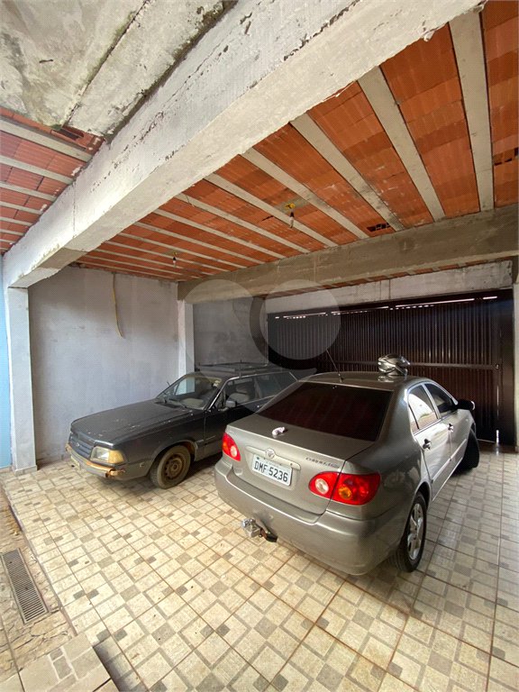 Casa Térrea com 2 dormitórios, sendo 1 suíte.