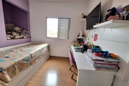 Casa à venda com 3 quartos, sendo 1 suíte,  em Vila Gomes, São Paulo, SP