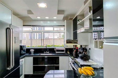 Sobrado de Condomínio com 3 dormitórios à venda, 252 m² - Anália Franco / SP