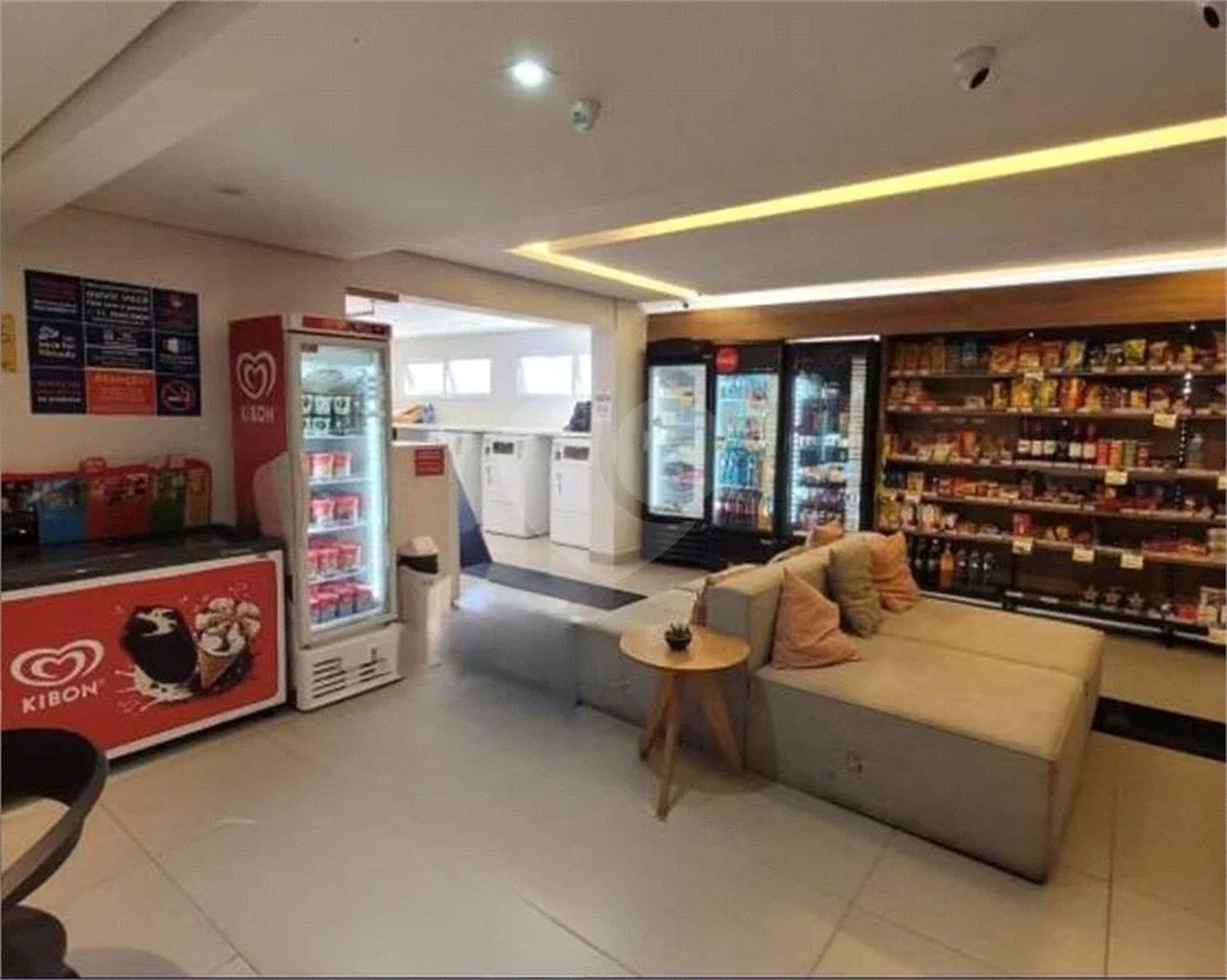 Apartamento 32 m2, com 1 dormitório e 01 vaga de garagem