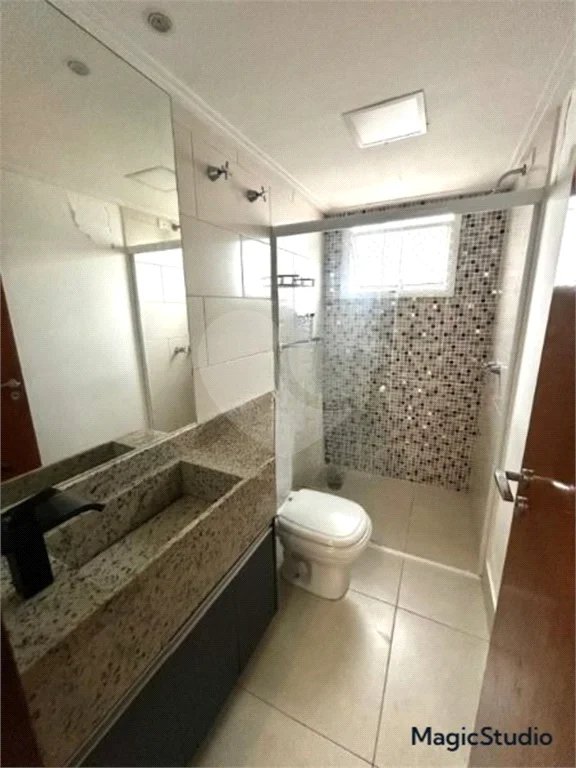 Apartamento com 138m², 3 dormitórios, sendo 3 suítes, 2 vagas de garagem, à venda na Vila Valparaiso em Santo André.