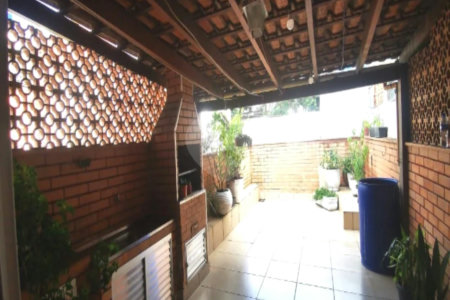 Casa com 130m², 2 quartos, à venda no Cambucí