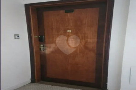 Apartamento à venda no bairro Barra Funda.