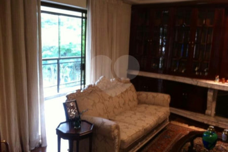 Apartamento à venda com 4 suítes em Real Parque, São Paulo, SP