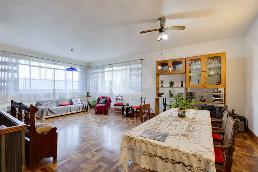 Casa à venda com 5 quartos, sendo 2 suítes, em Alto da Boa Vista, São Paulo, SP