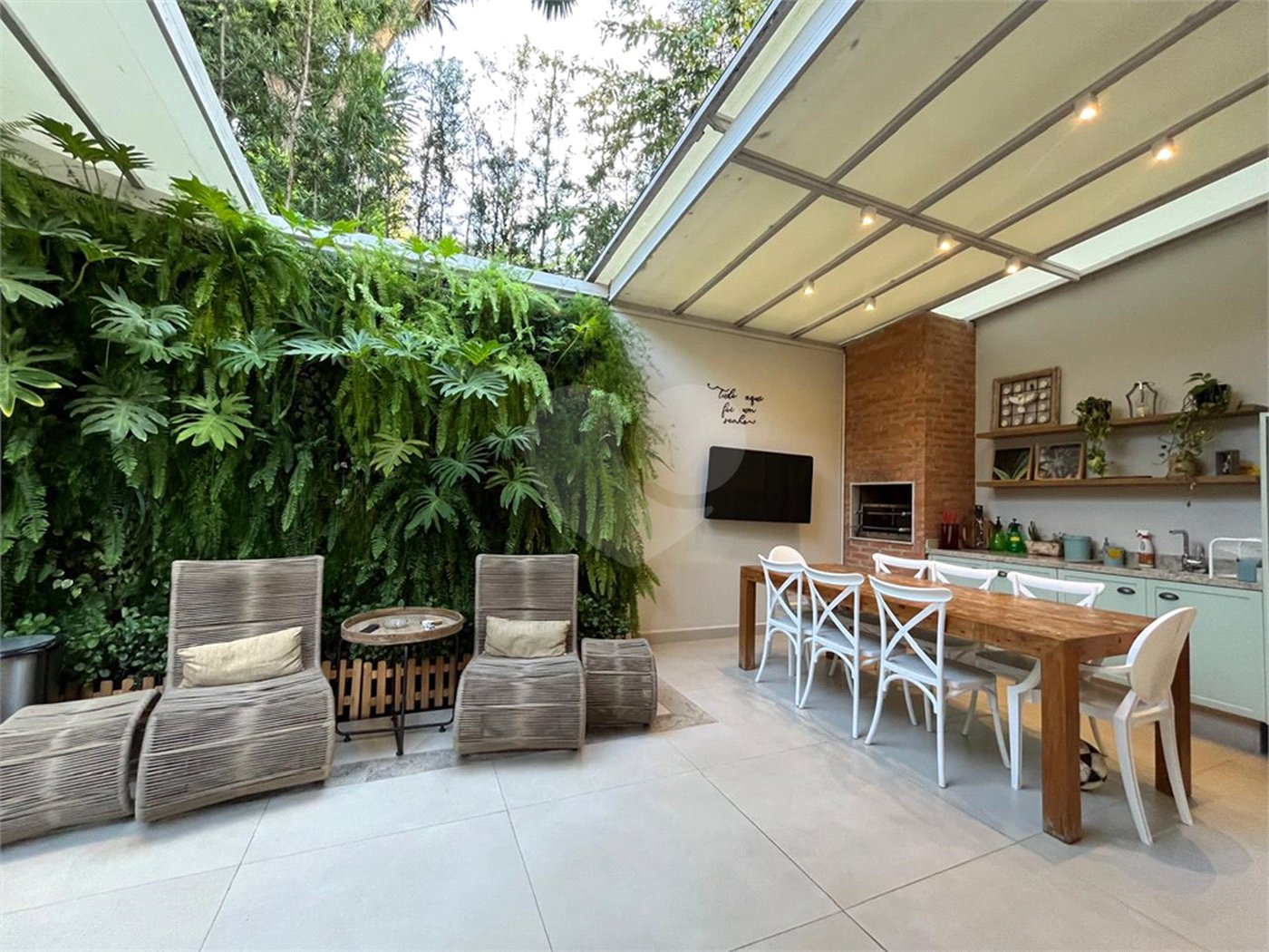 Casa à venda com 3 suítes no condomínio Domus, São Paulo - SP