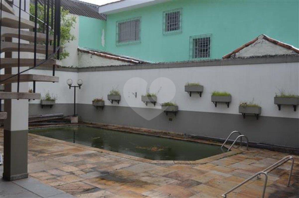 Sobrado à venda com 4 quartos, sendo 3 suítes, em Parque Edu Chaves, São Paulo, SP