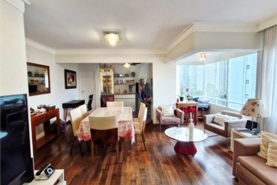 Apartamento à venda com 3 quartos, sendo 1 suíte, em Morumbi, São Paulo, SP
