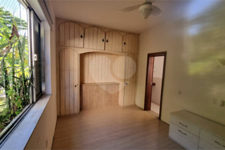 Casa de Vila à venda com 3 quartos, sendo 2 suítes,  em Tijuca, Rio de Janeiro, RJ