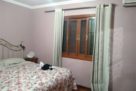 Sobrado à venda com 3 quartos, sendo 1 suíte,  em Jaguaré, São Paulo, SP