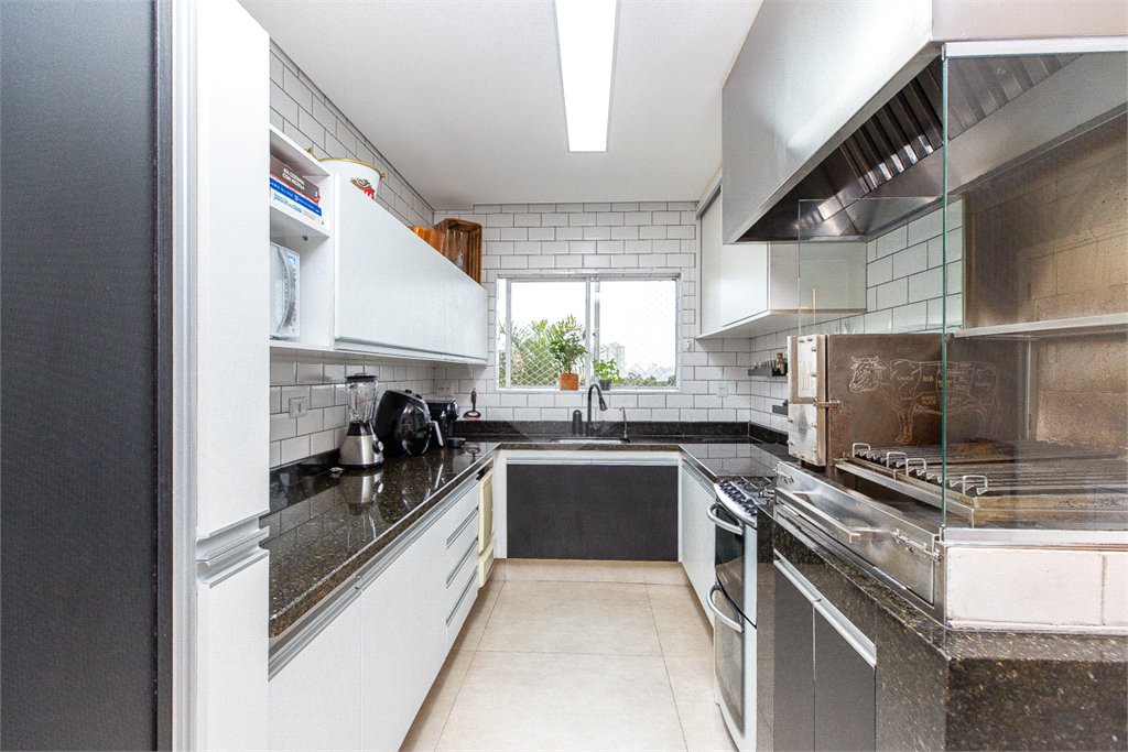 Apartamento à venda com 4 quartos, sendo 1 suíte, em Jardim Monte Kemel, São Paulo, SP