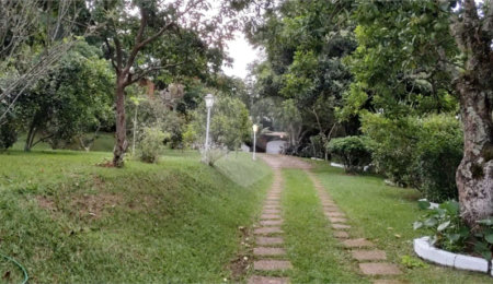 Chácara à venda com 5 quartos, sendo 2 suítes, no Centro, Piracaia, SP