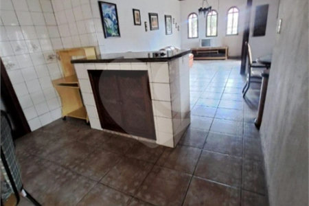 Casa à venda com 4 quartos, sendo 1 suíte, em Indaiá, Caraguatatuba, SP