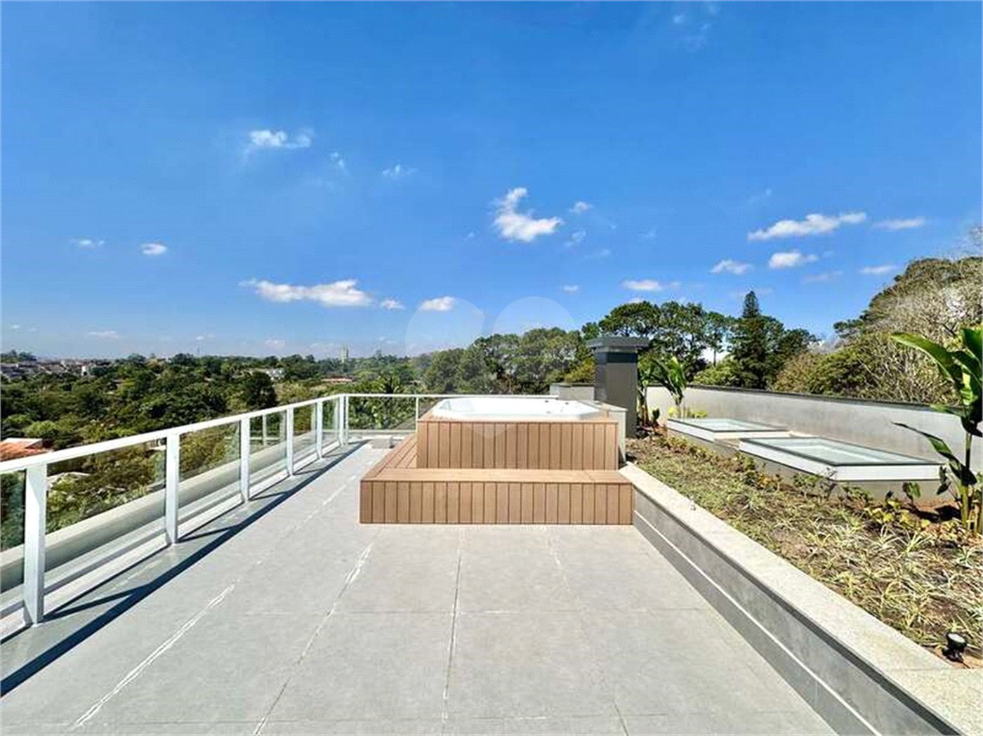 Casa Contemporânea e Mobiliada no Condomínio Palos Verdes – A Essência do Alto Padrão na Granja Viana – 7 suítes, 4 pavimentos com elevador