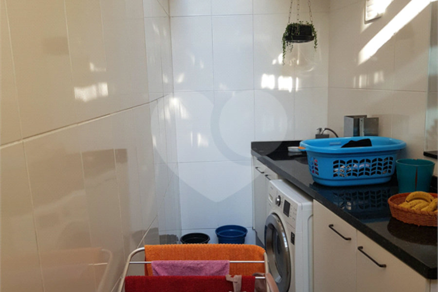 Casa à venda com 3 suítes no condomínio Residencial Mattos, São Paulo - SP
