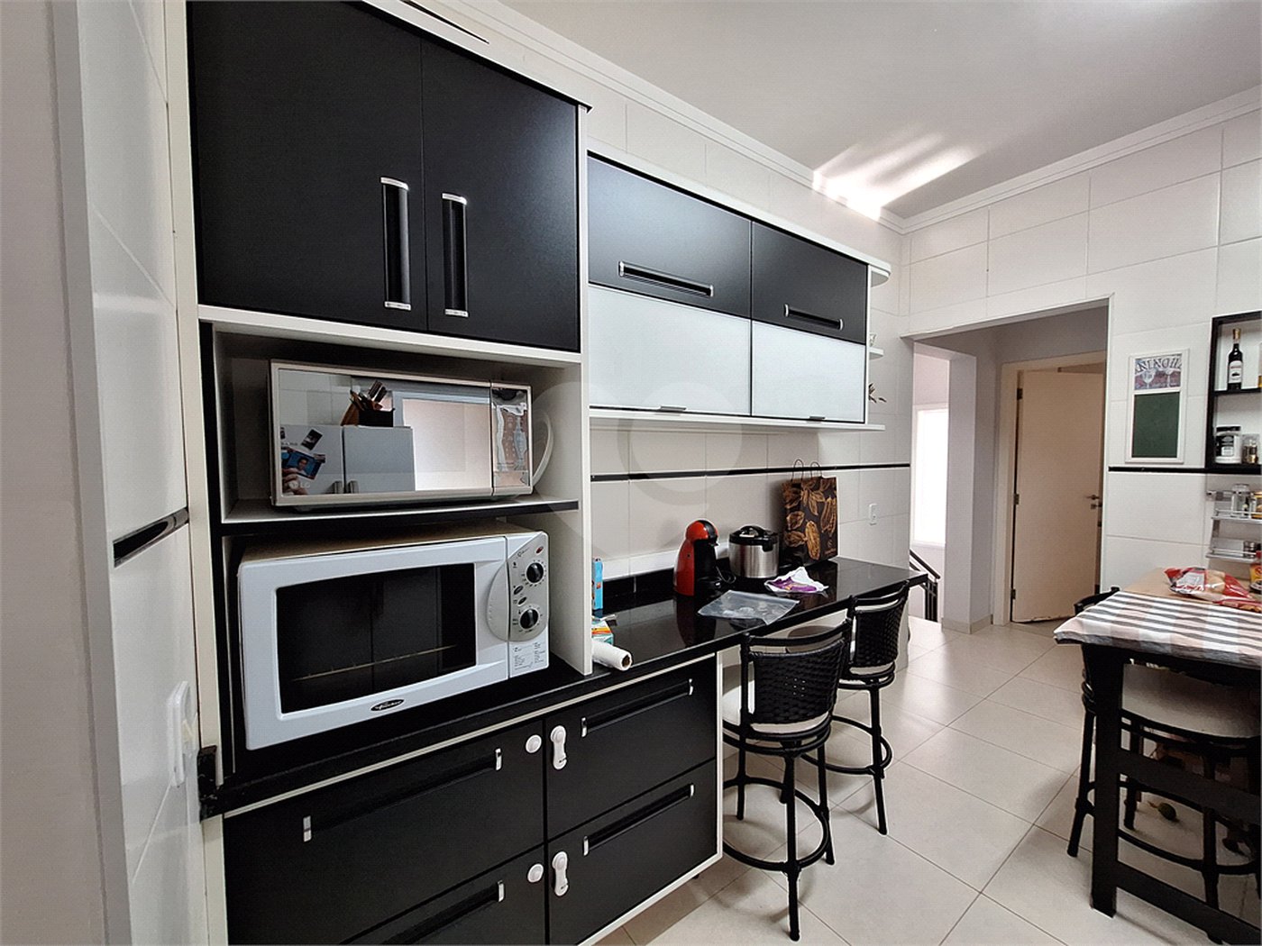 Casa à venda com 3 suítes no condomínio Villaggio Capriccio, Louveira - SP