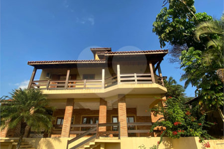 Casa à venda com 3 quartos, sendo 1 suíte, no condomínio Estância Marambaia, Vinhedo - SP