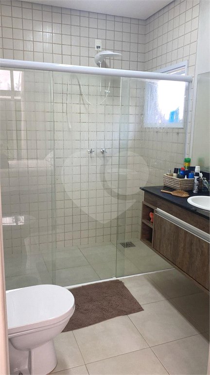 Casa à venda com 4 quartos, sendo 3 suítes, no condomínio Estância Marambaia, Vinhedo - SP