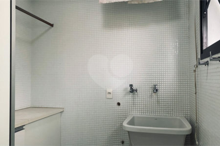Casa à venda com 3 suítes no condomínio Vilas 2, São Paulo - SP