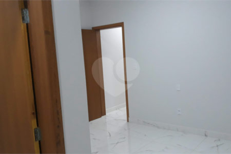 Terreno à venda com 3 quartos, sendo 1 suíte,  no condomínio Residencial Golden Ville, Itapetininga - SP