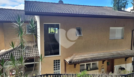 Casa à venda com 3 suítes no condomínio Cantareira, Mairiporã - SP