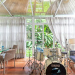 Casa à venda com 4 quartos, sendo 2 suítes, no condomínio Vila das Flores, São Paulo - SP
