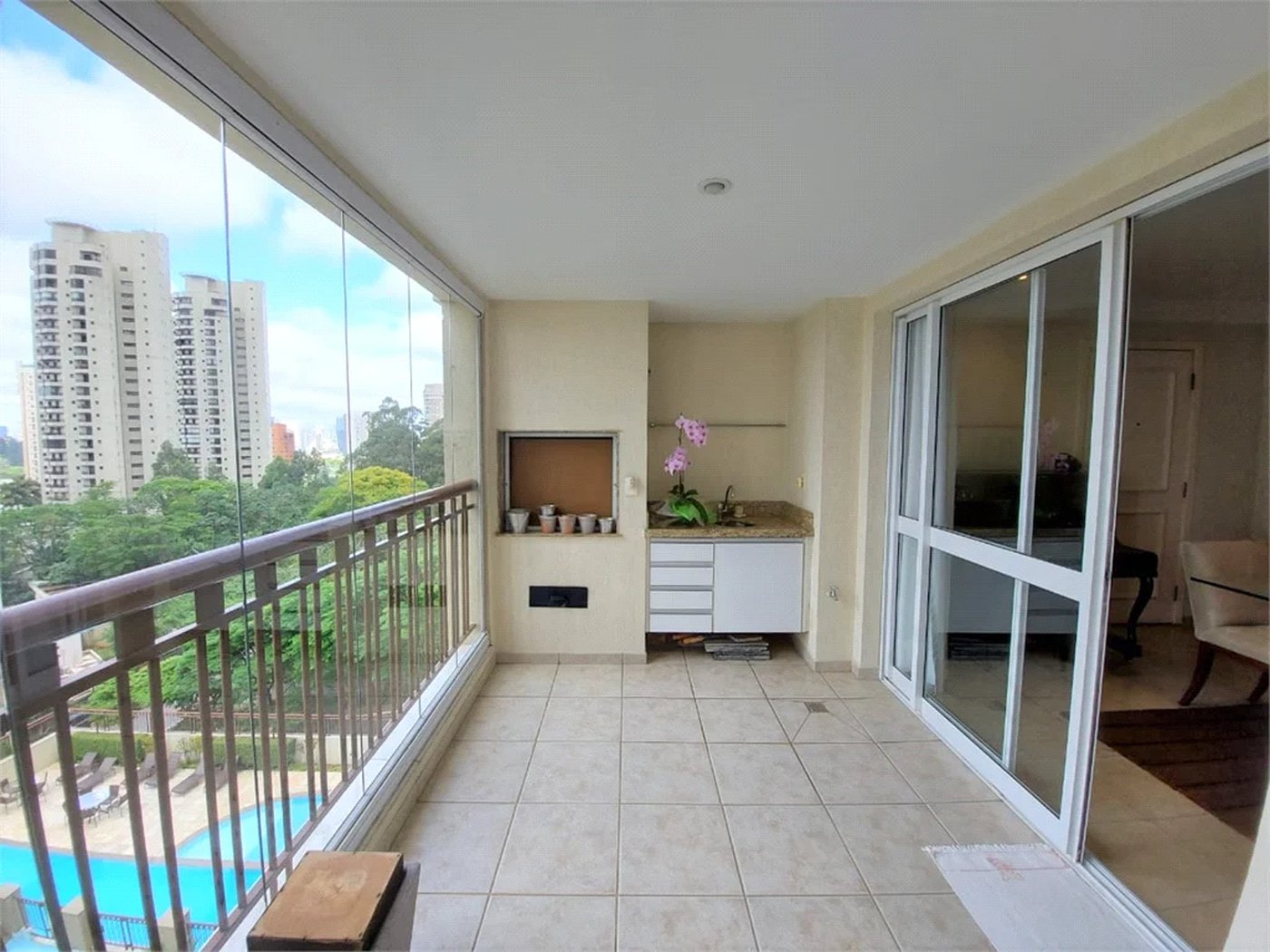 Apartamento à venda com 3 suítes em Paraíso do Morumbi, São Paulo, SP