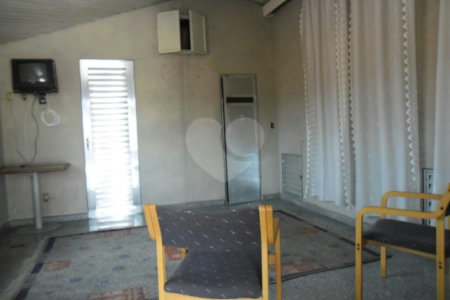 Sobrado à venda com 4 quartos, sendo 2 suítes, em Vila Mazzei, São Paulo, SP
