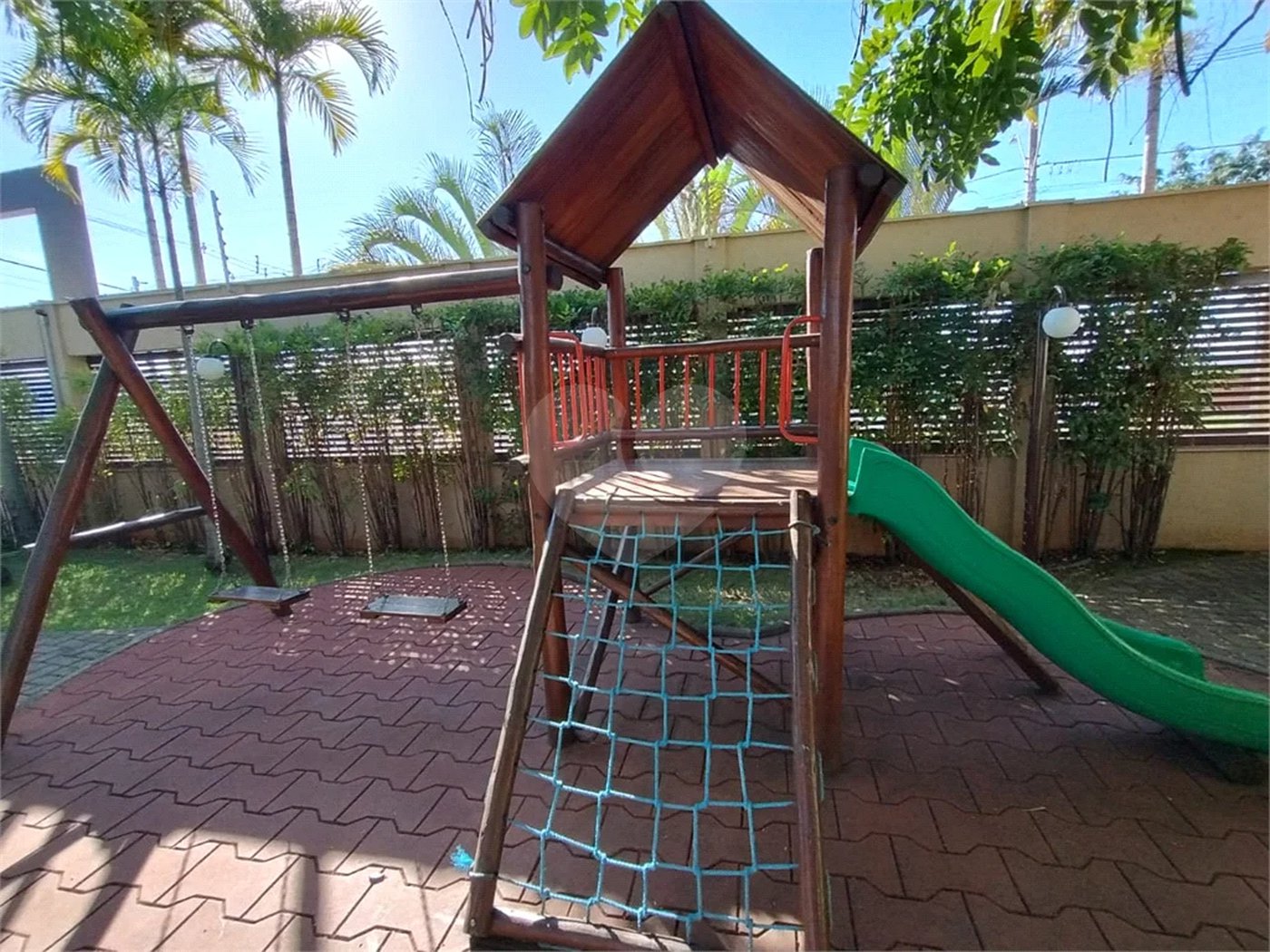 Casa em Condomínio à Venda em Piracicaba/SP.