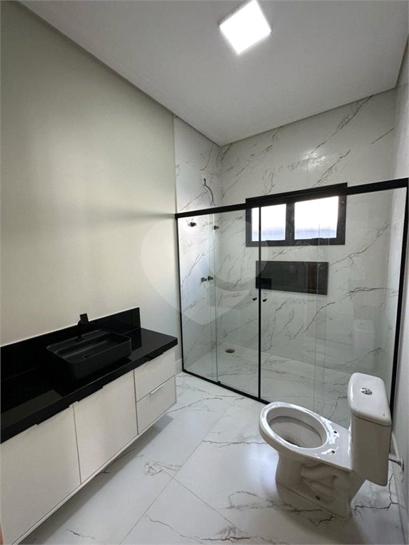 Casa à venda com 3 quartos, sendo 1 suíte, no condomínio Lagos D´icaraí, Salto - SP