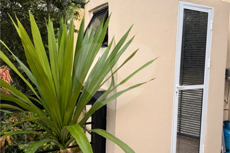 Casa à venda com 4 quartos, sendo 1 suíte,  no condomínio Alpes da Cantareira, Mairiporã - SP