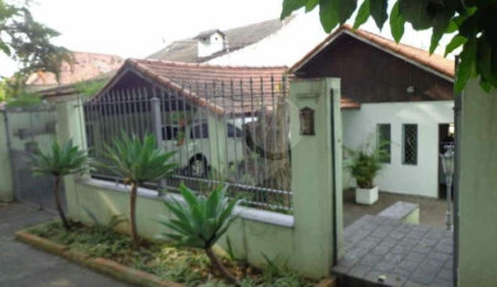 Casa à venda com 3 quartos, sendo 1 suíte, em Jardim Londrina, São Paulo, SP