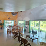 Casa à venda com 4 suítes no condomínio Bougainville, Peruíbe - SP