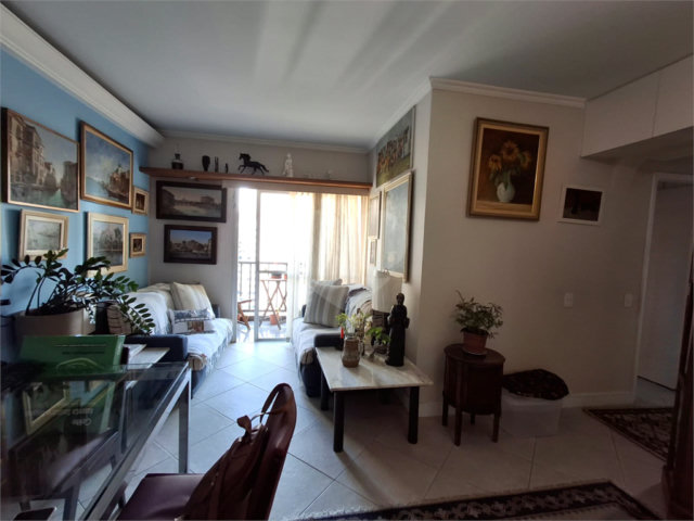 Apartamento à venda com 2 quartos, sendo 1 suíte,  em Moema, São Paulo, SP