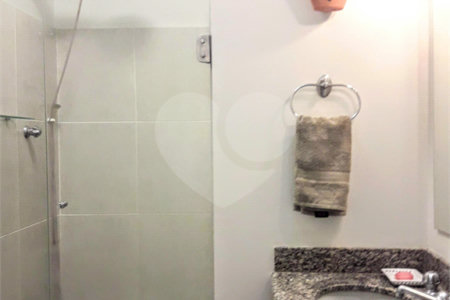 Casa à venda com 3 quartos, sendo 1 suíte,  em Jardim Aeroporto, São Paulo, SP