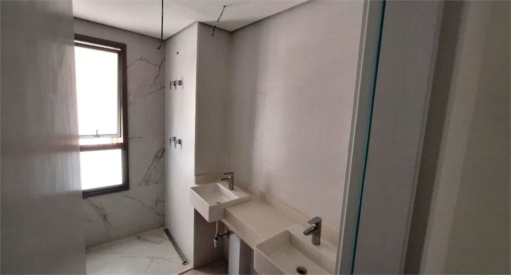 Apartamento à venda com 3 suítes em Sumarezinho, São Paulo, SP