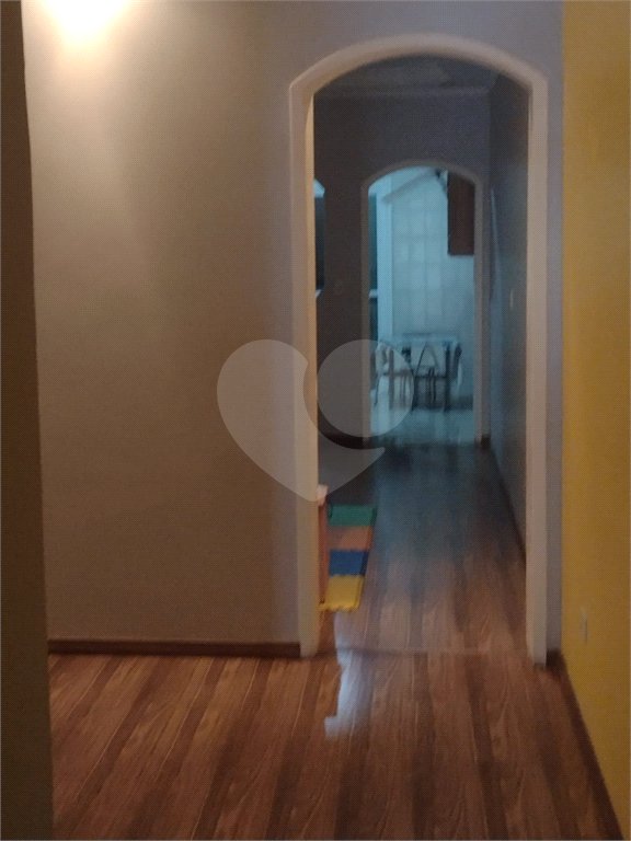Sobrado à venda com 3 quartos, sendo 1 suíte, em Jardim da Mamãe, Guarulhos, SP