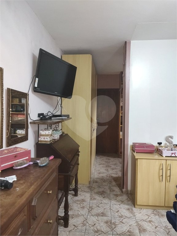 Sobrado à venda com 4 quartos, sendo 1 suíte, em Horto, São Paulo, SP